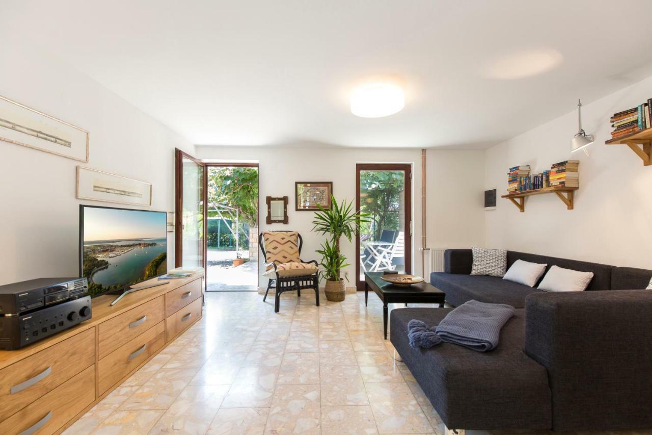 Casa Flora 3-Minutes' Walk From The Beach Novigrad  Exterior photo